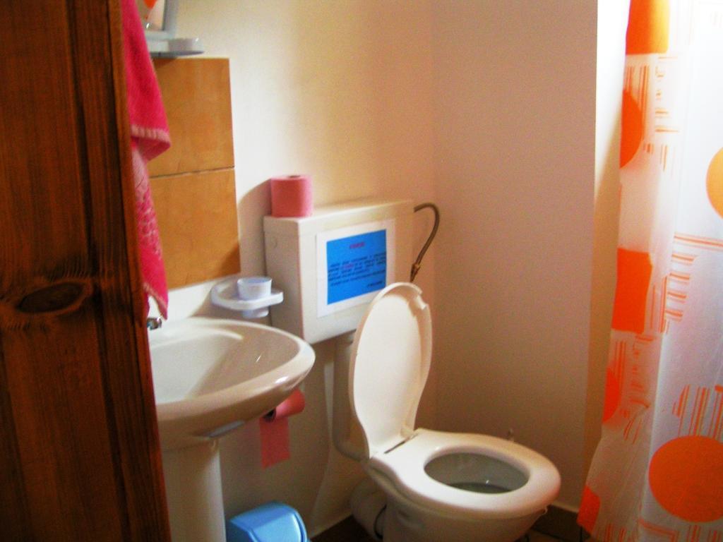Casa Mora Hotel Сучевица Стая снимка